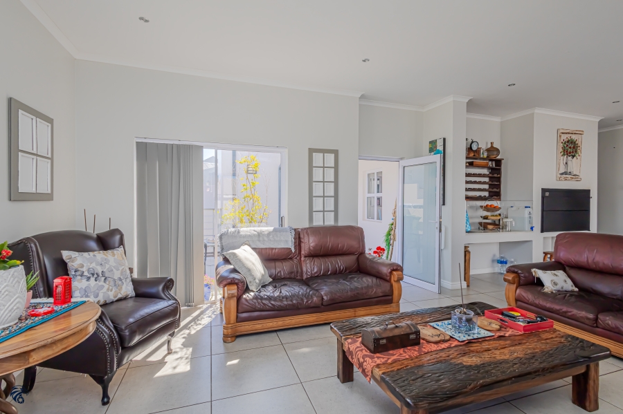 3 Bedroom Property for Sale in Villa Diamante Western Cape